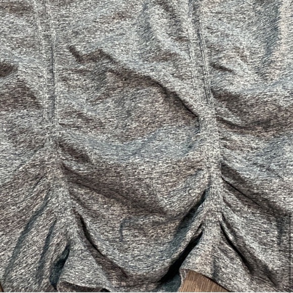 Athleta Fastest Track Tee Shirt Heathered Gray M - Picture 4 of 4